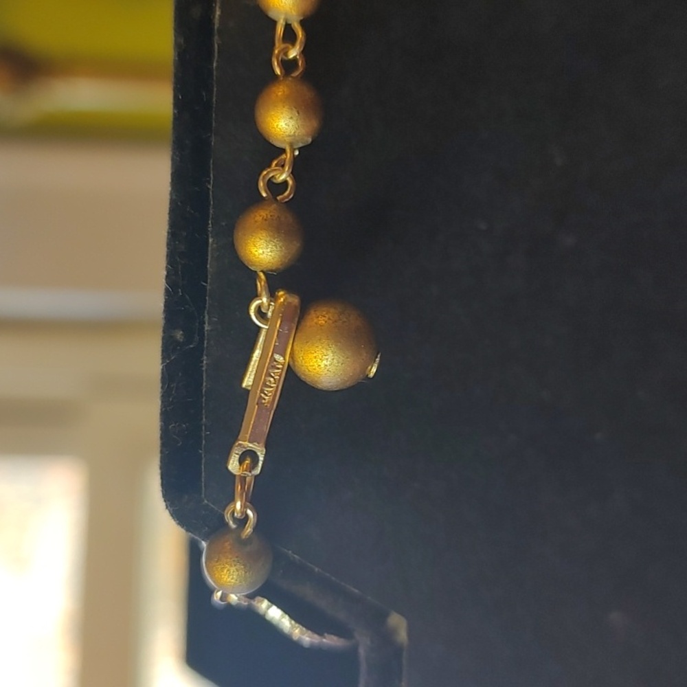 Gold Beaded Japan Necklace and Earring Set - Picture 5 of 9